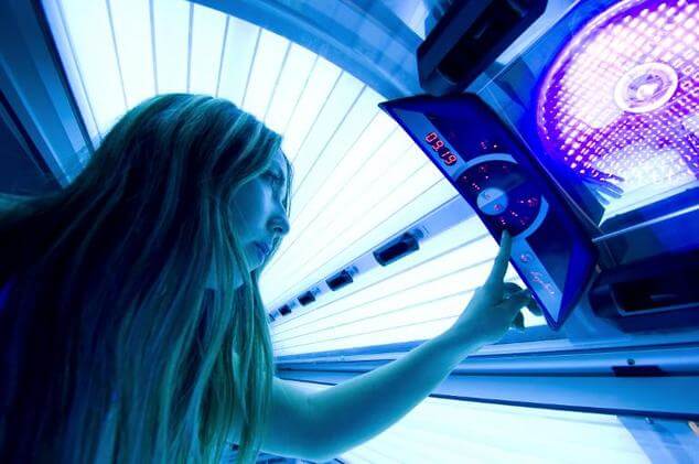 Previous research suggested that the use of sunbeds by people aged 18 to 39 increases their risk of developing melanoma ©Martin Bernetti (AFP/File)